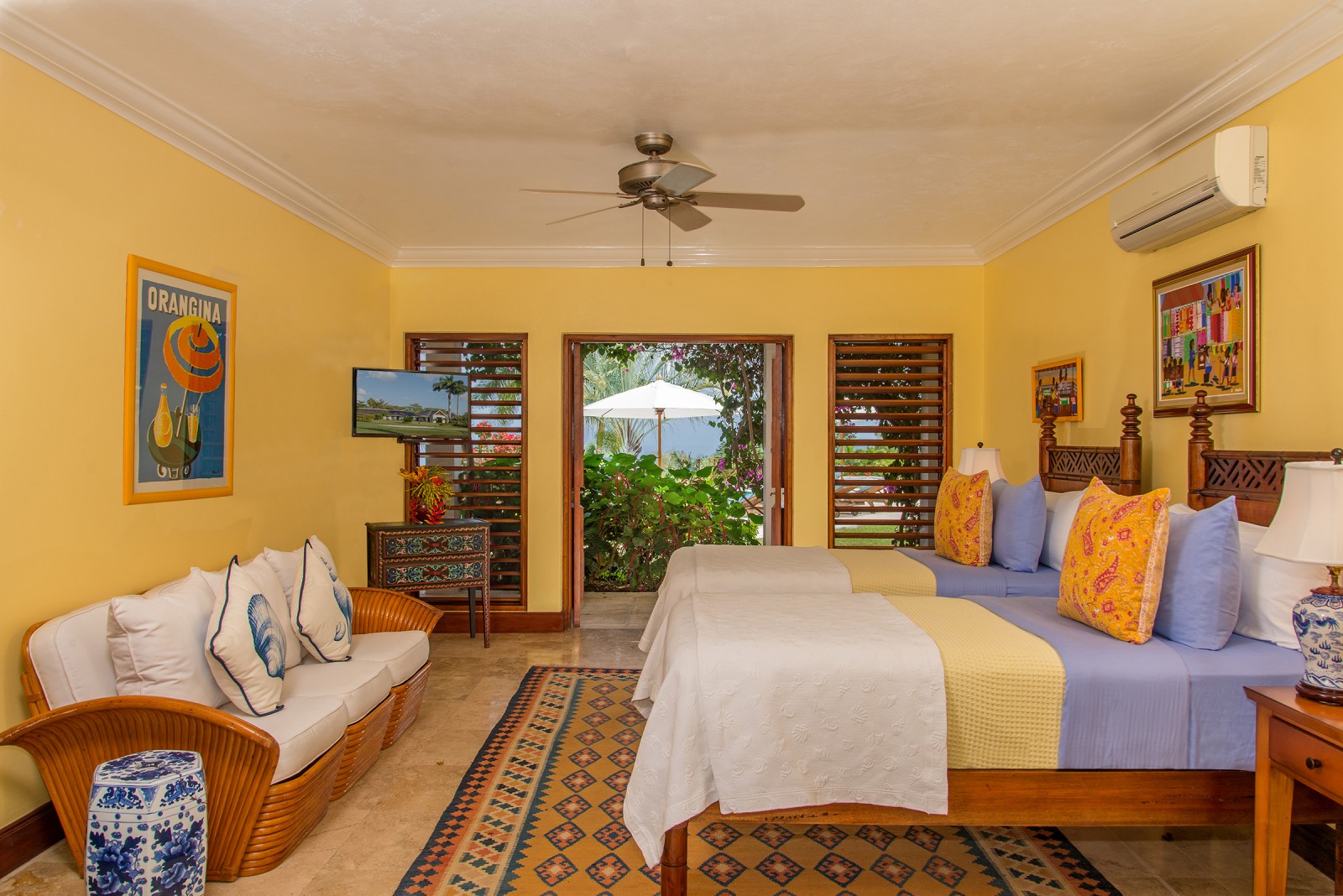 Sugar Hill villa two beds and a sofa