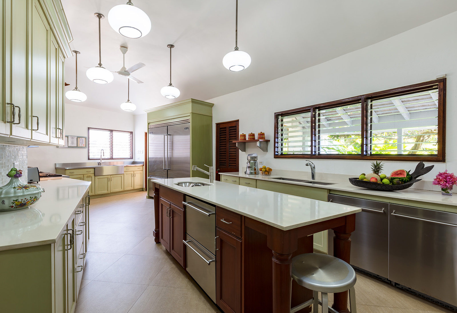 Little Hill villa kitchen