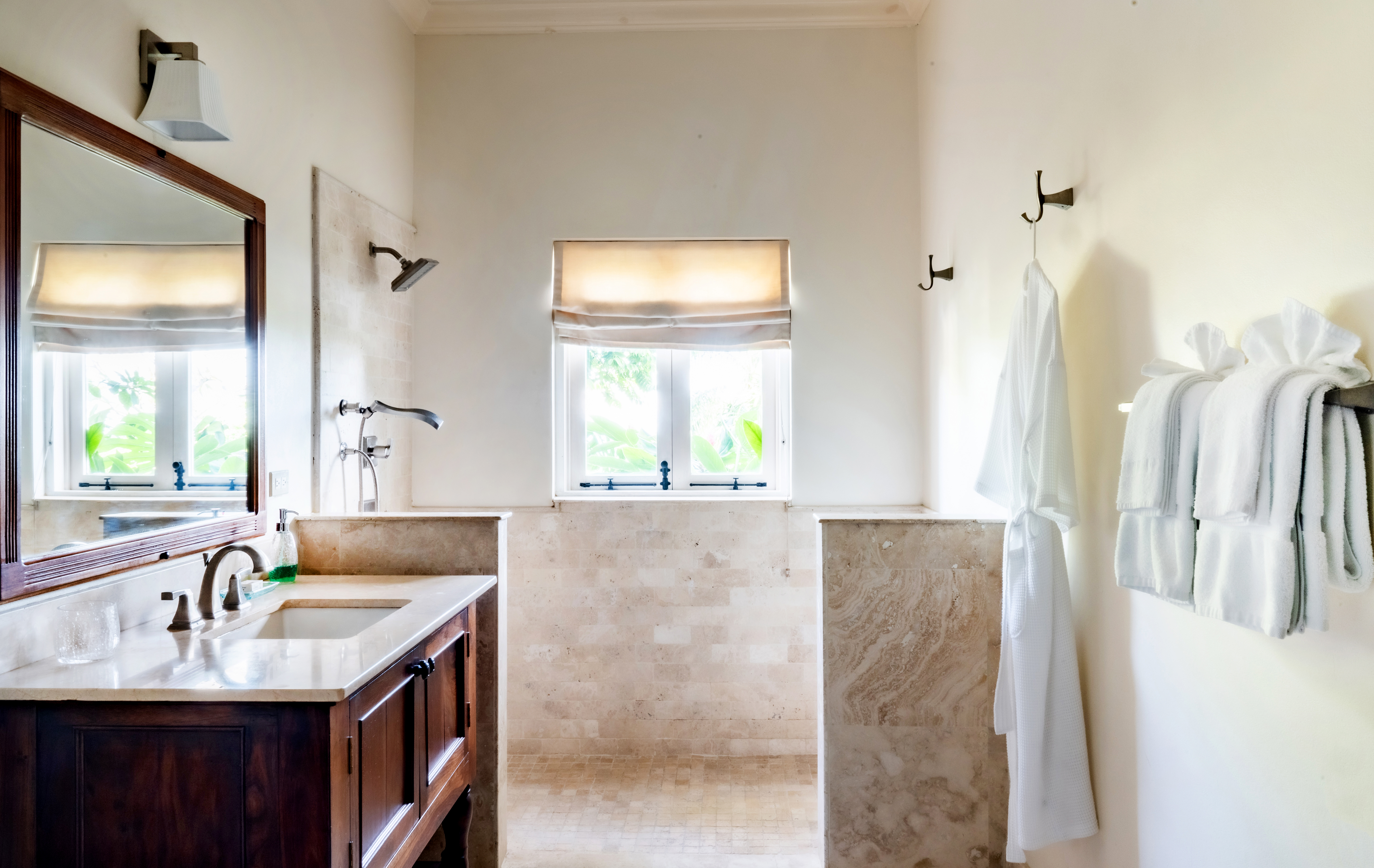 Hanover Windward Gardens bathroom with shower