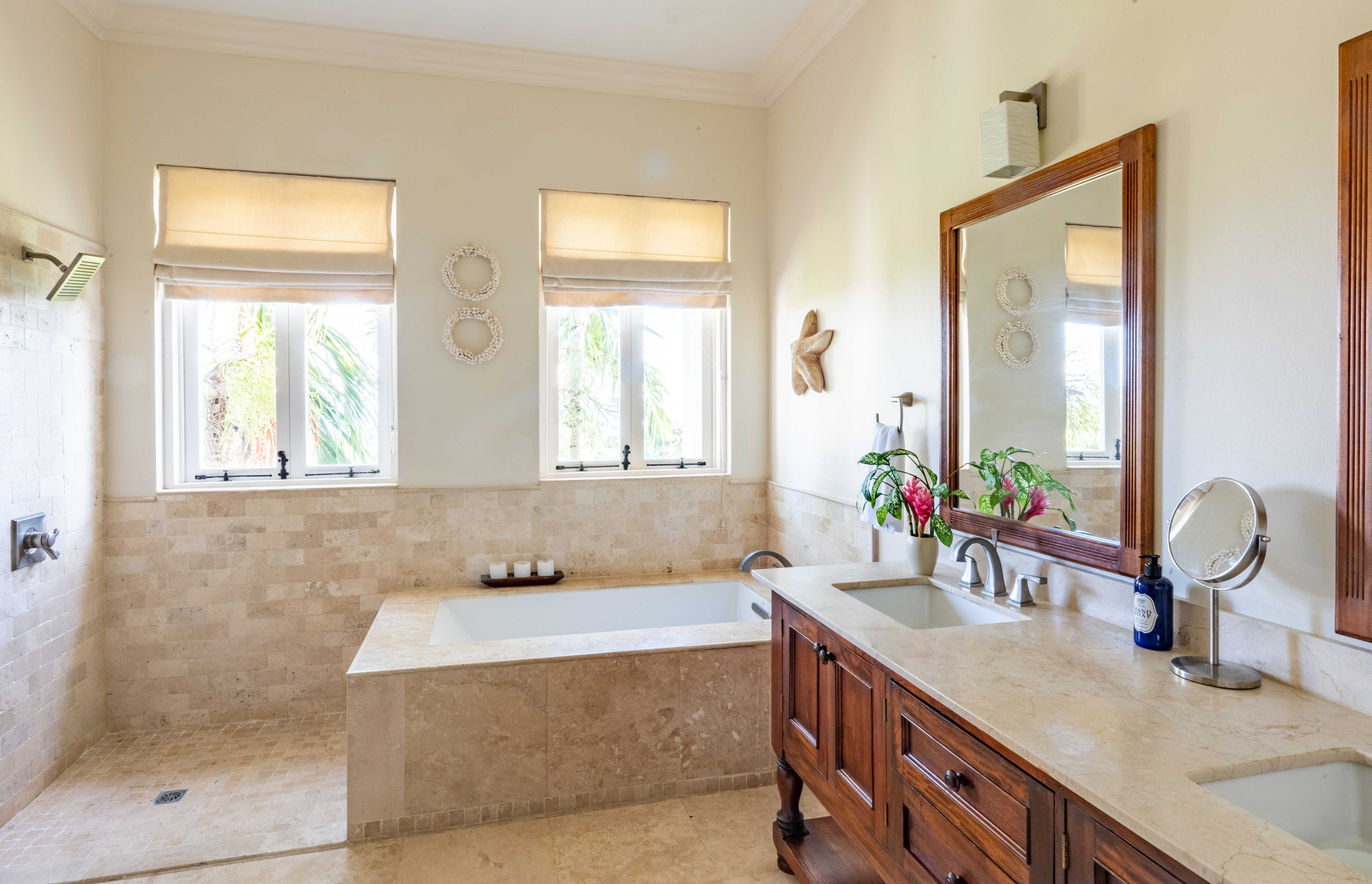 Hanover Windward Gardens bathroom and mirror