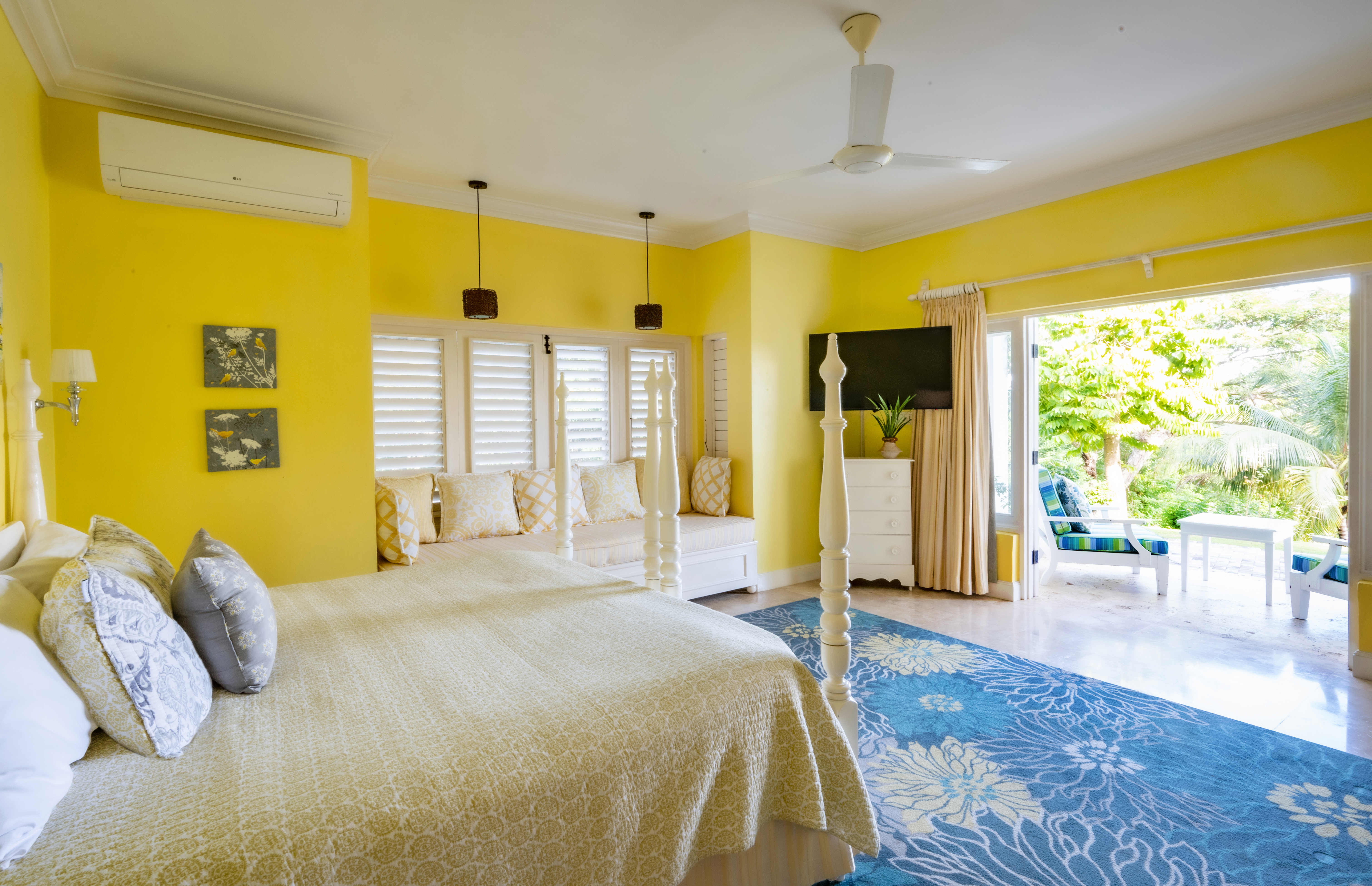 Hanover Windward Gardens villa bedroom and blue rug