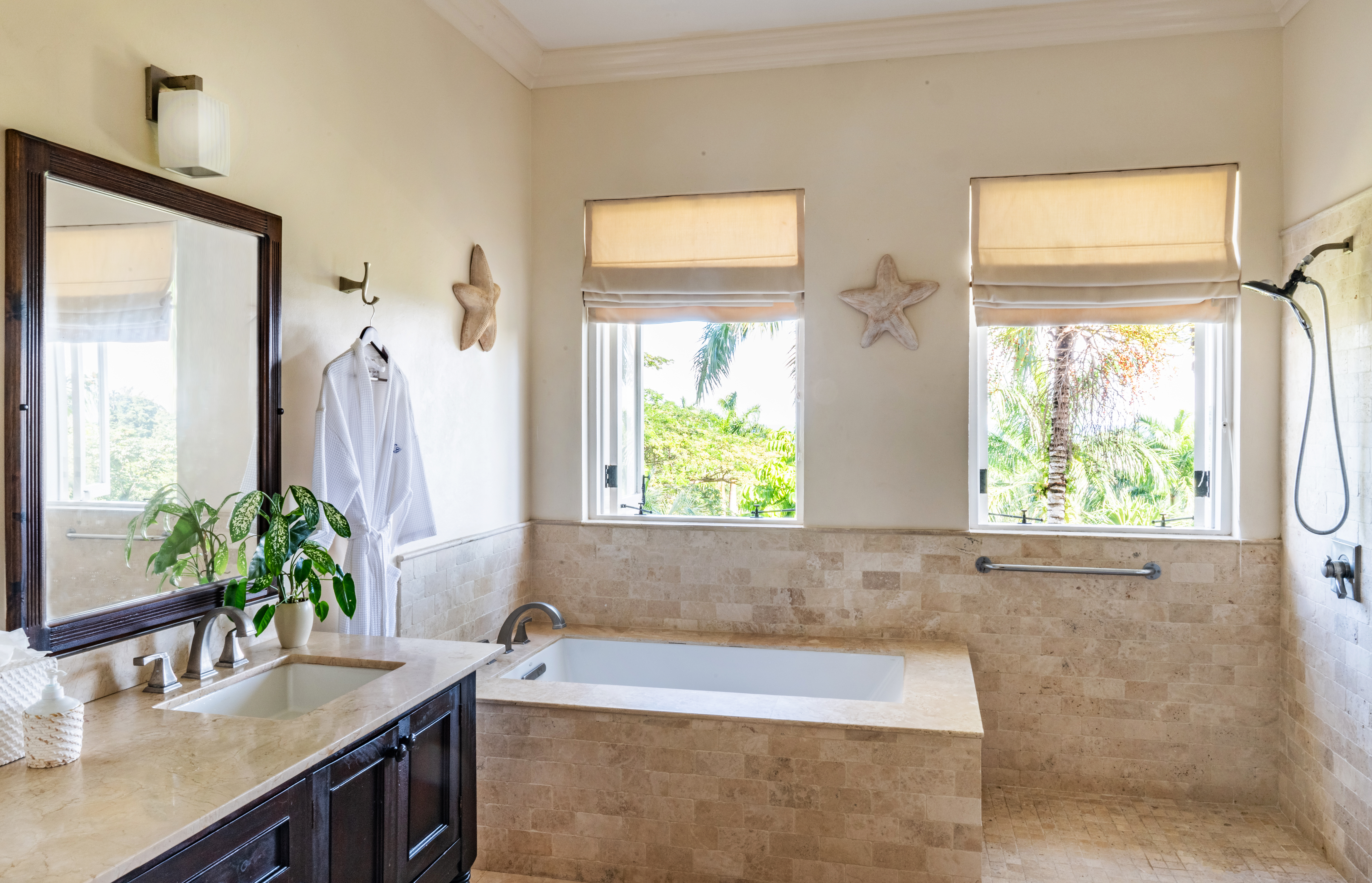 Hanover Windward Gardens bathroom with bath and dressing gown