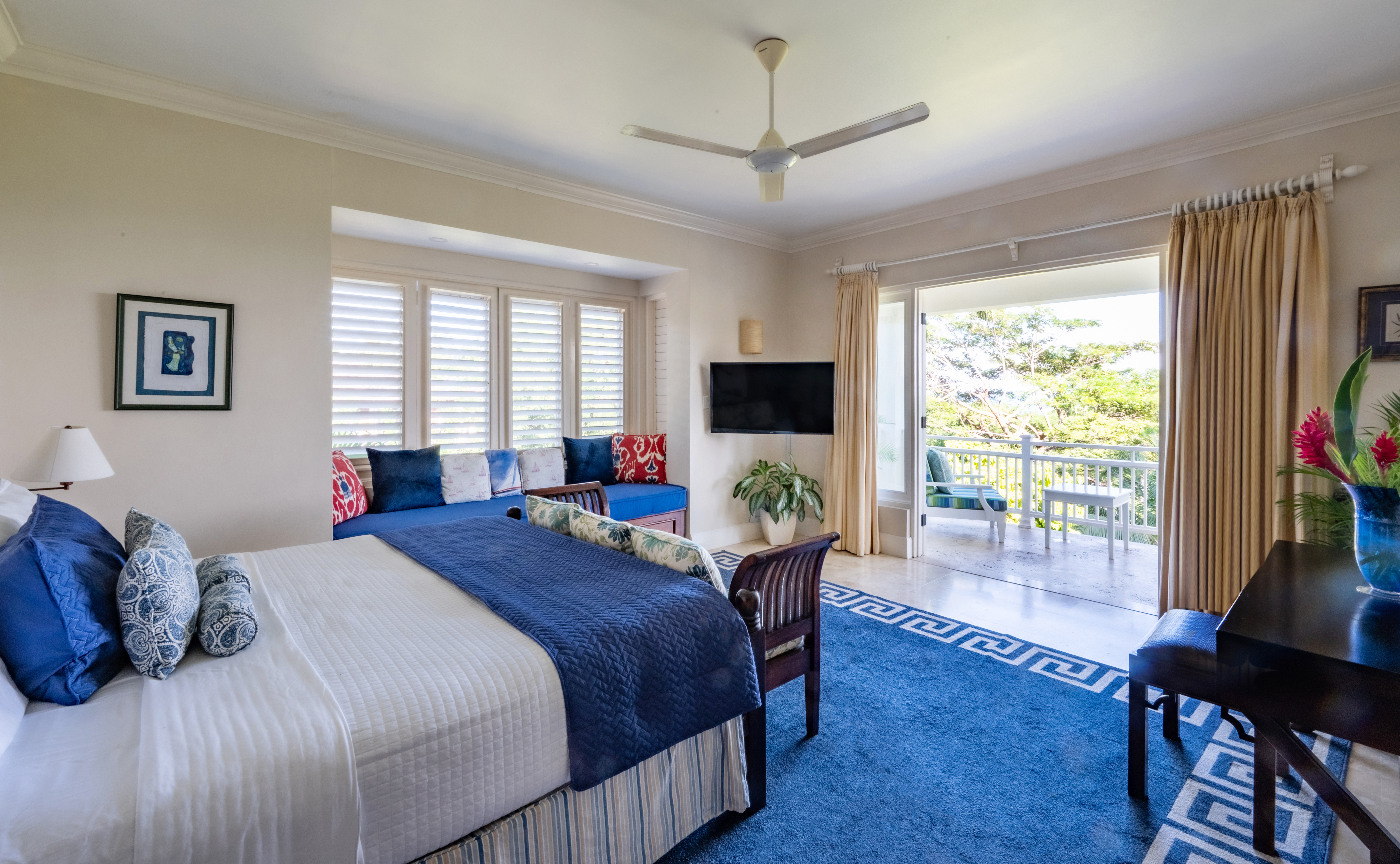 Hanover Windward Gardens bedroom with foot stool