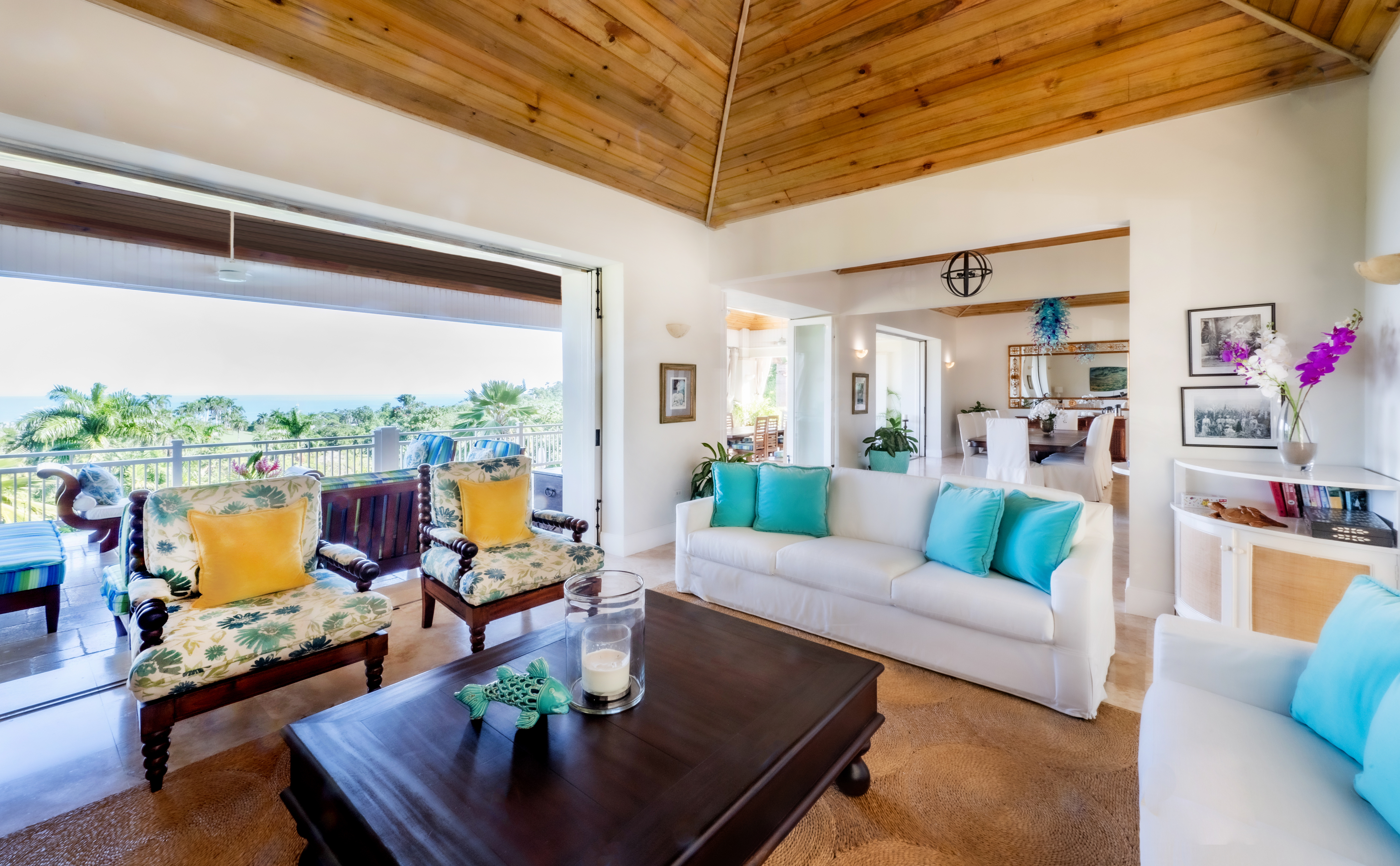 Hanover Windward Gardens villa sofa