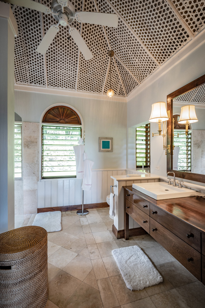 Casuarina villa bathroom and sink