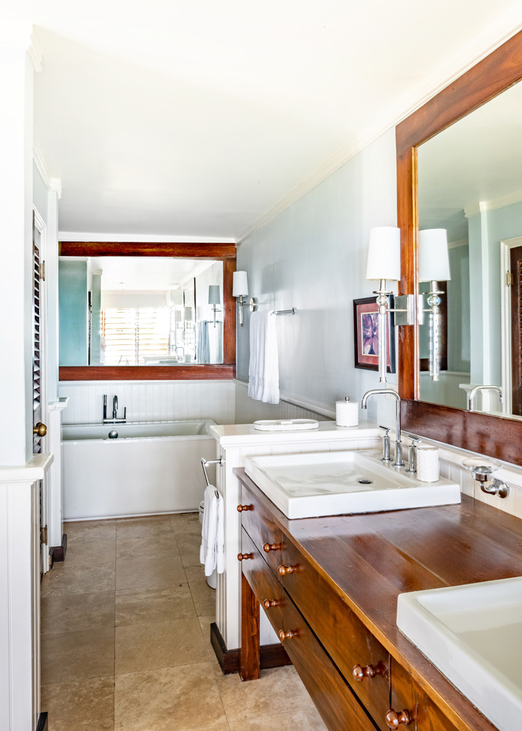 Casuarina villa sinks and mirrors