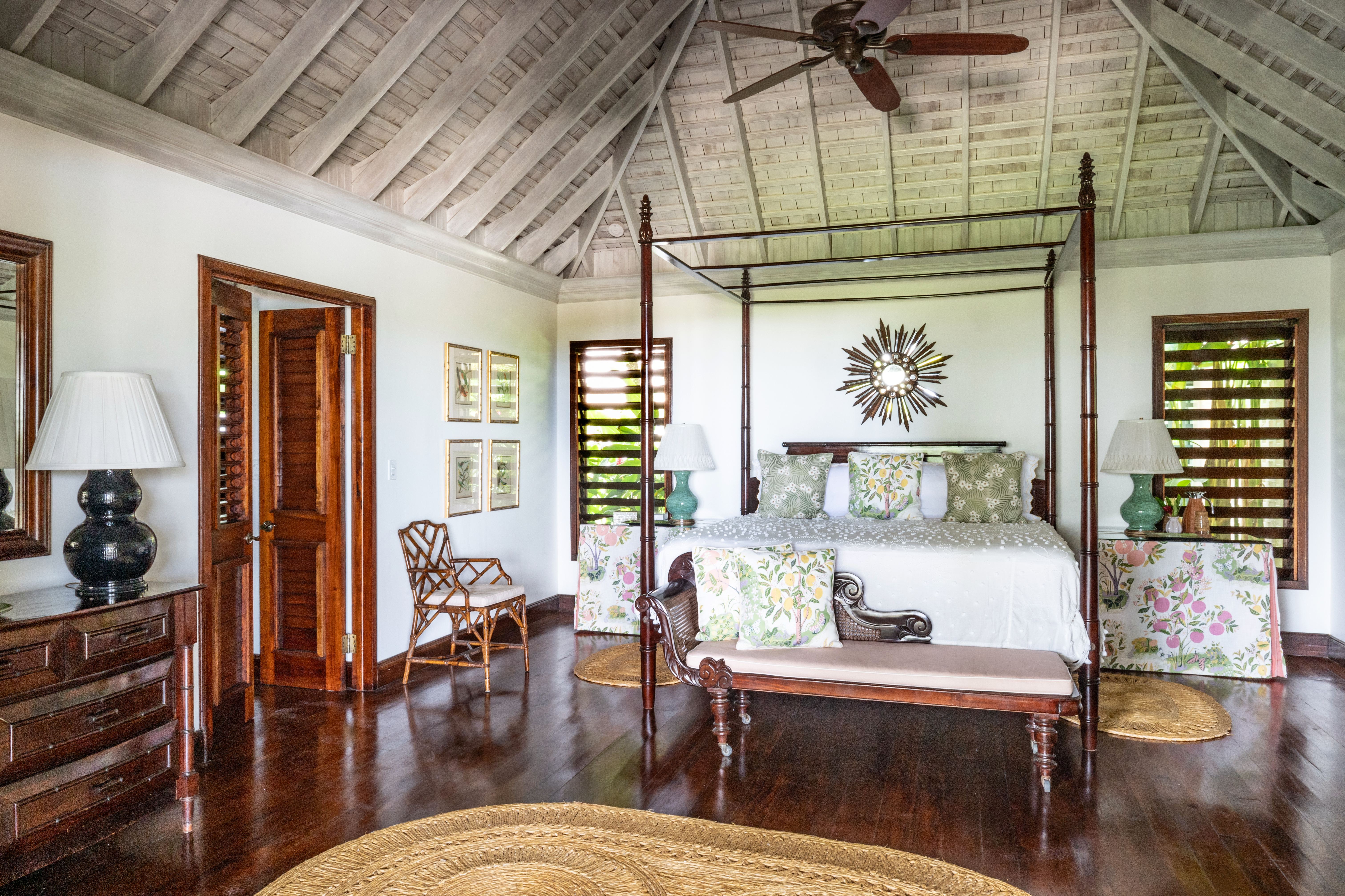 Point of View villa four-poster bed, chair and lamp