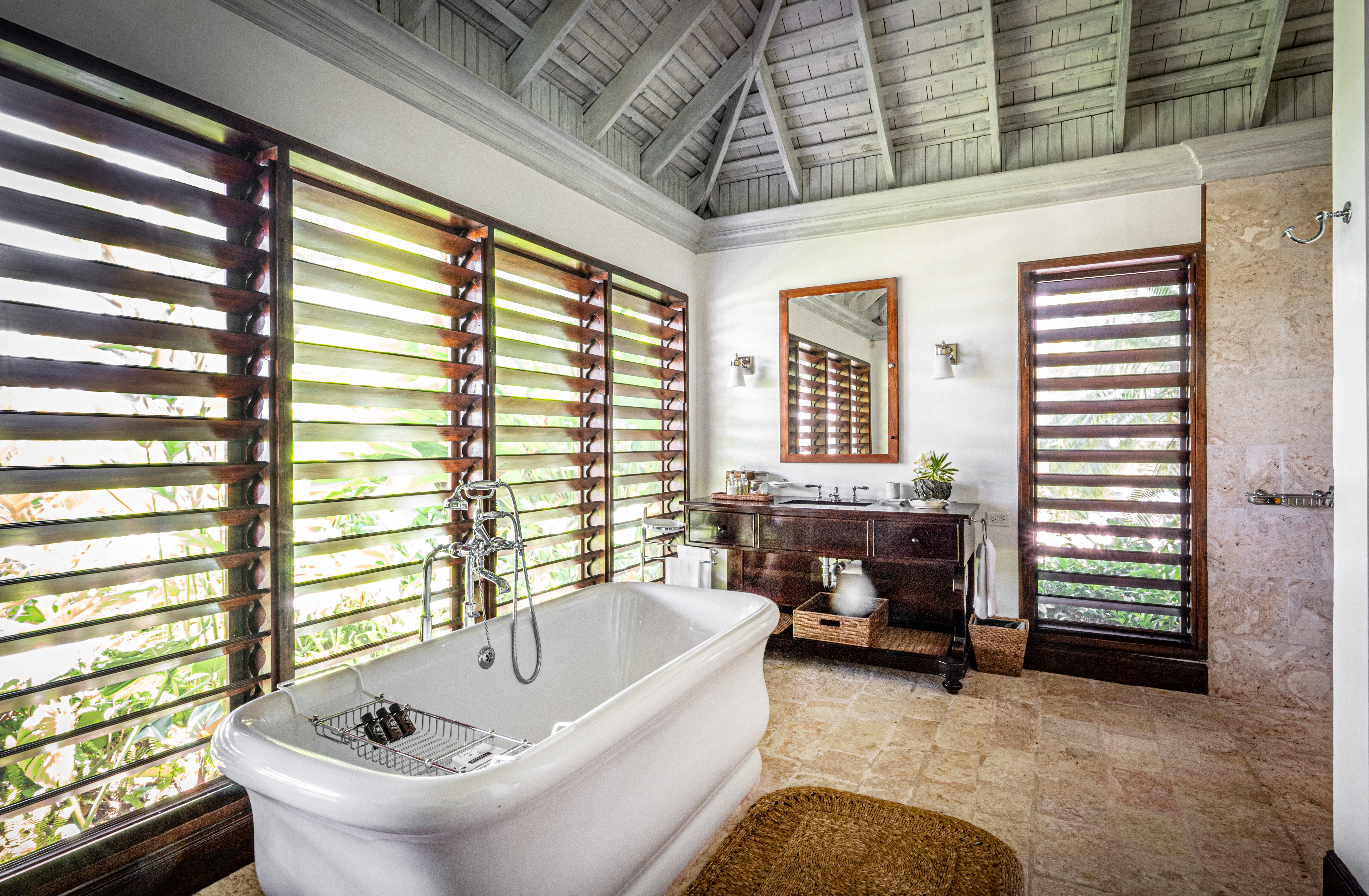 Point of View villa bath and open blinds
