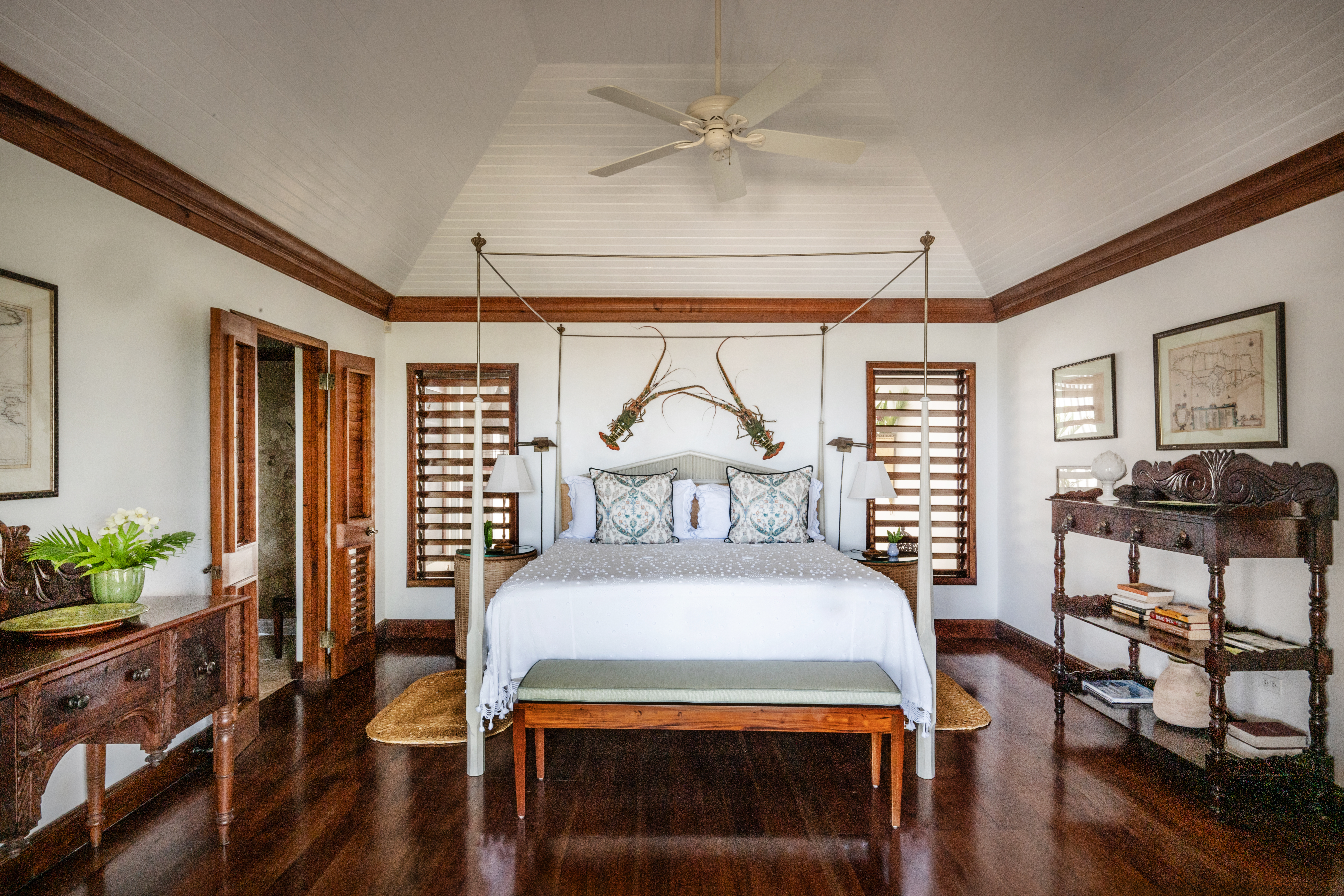 Point of View villa bedroom with a four-poster bed