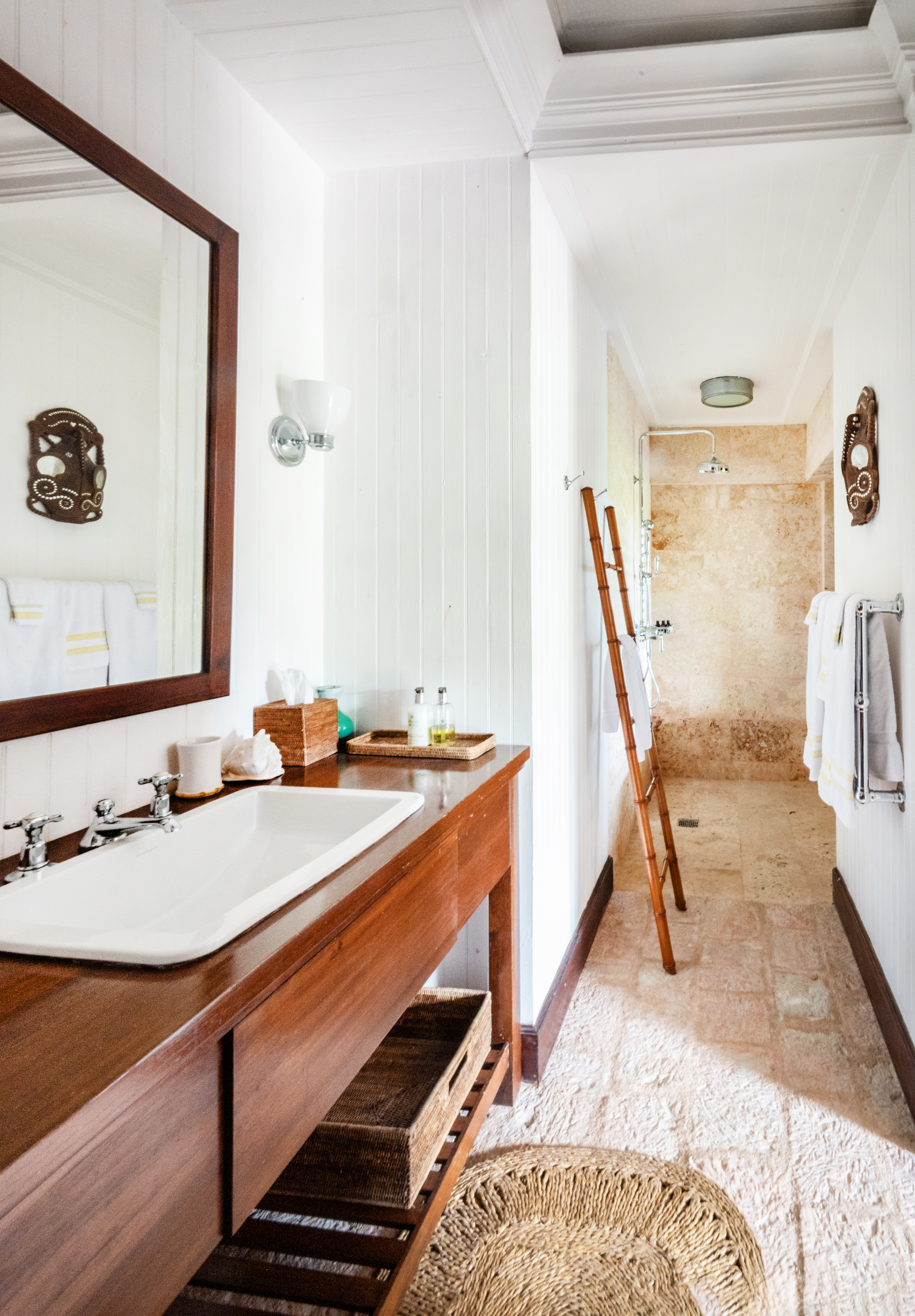 Point of View villa wash basin and mirror
