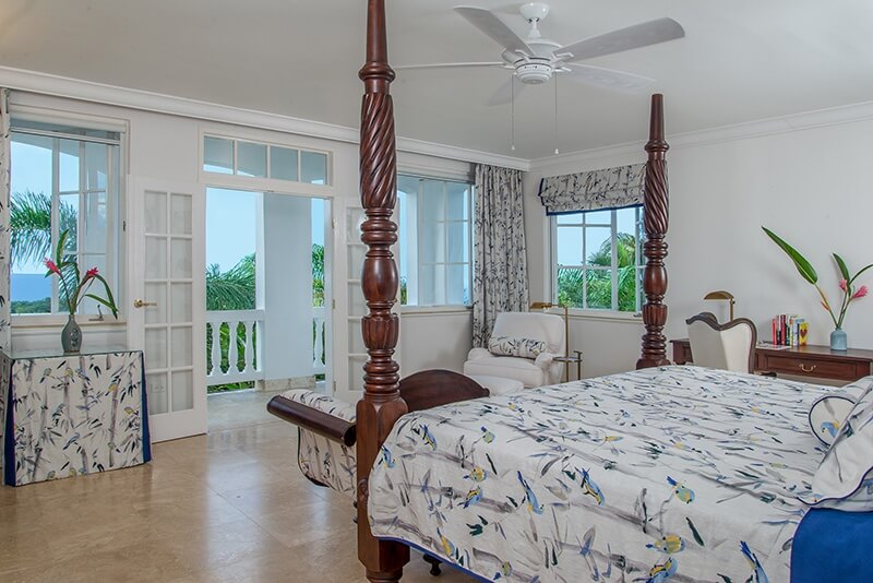 Villa Amana bedroom with a four-poster bed